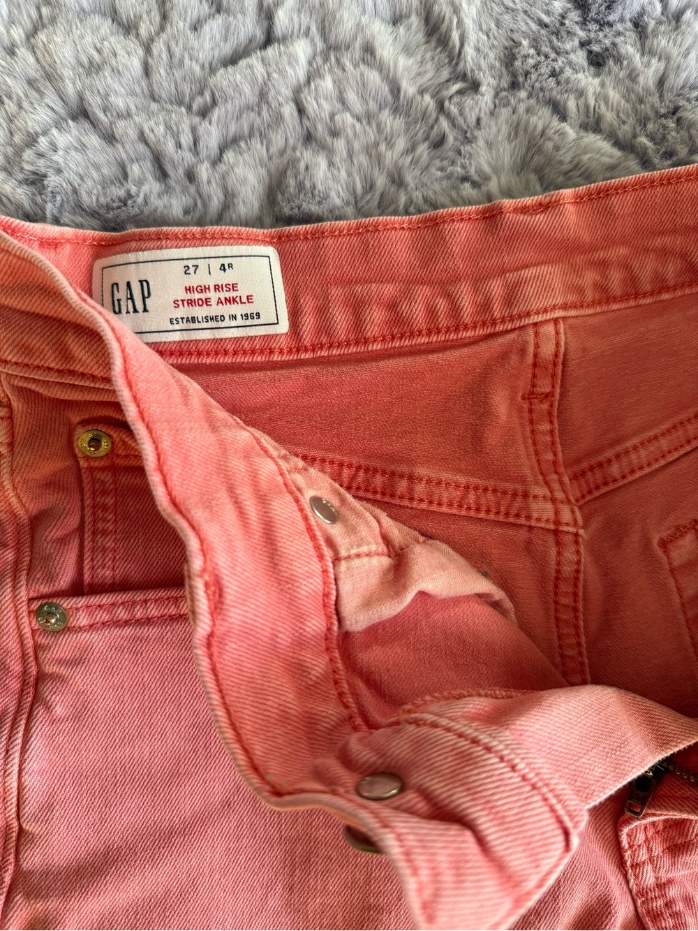 GAP | Wide-Leg Raw Hem Pants | Light Red | 27 - Picture 4 of 8